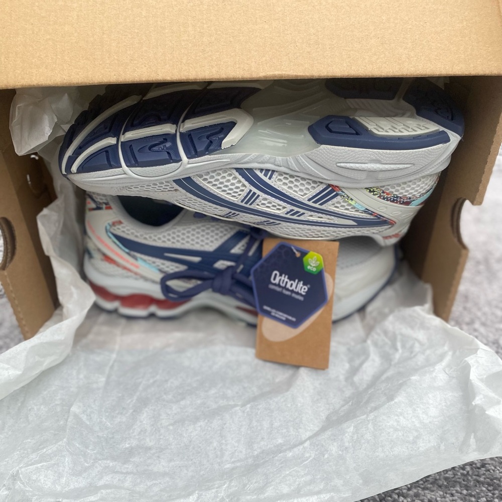 Size 4 and 1/2 ASICS Men Glacier Grey/Thunder Blue Tennis shoes